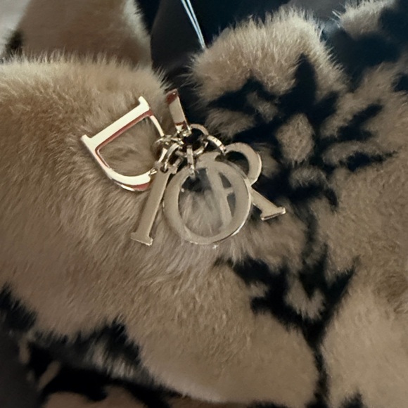 Dior Black and Tan Floral Faux Fur Shoulder Bag - Picture 4 of 10